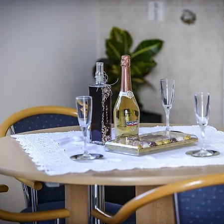 Niki 3* 챠브타트